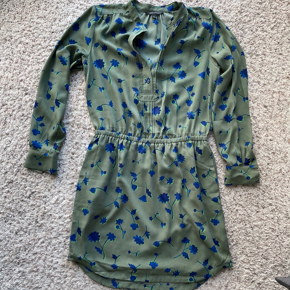 Army green Banana Republic dress